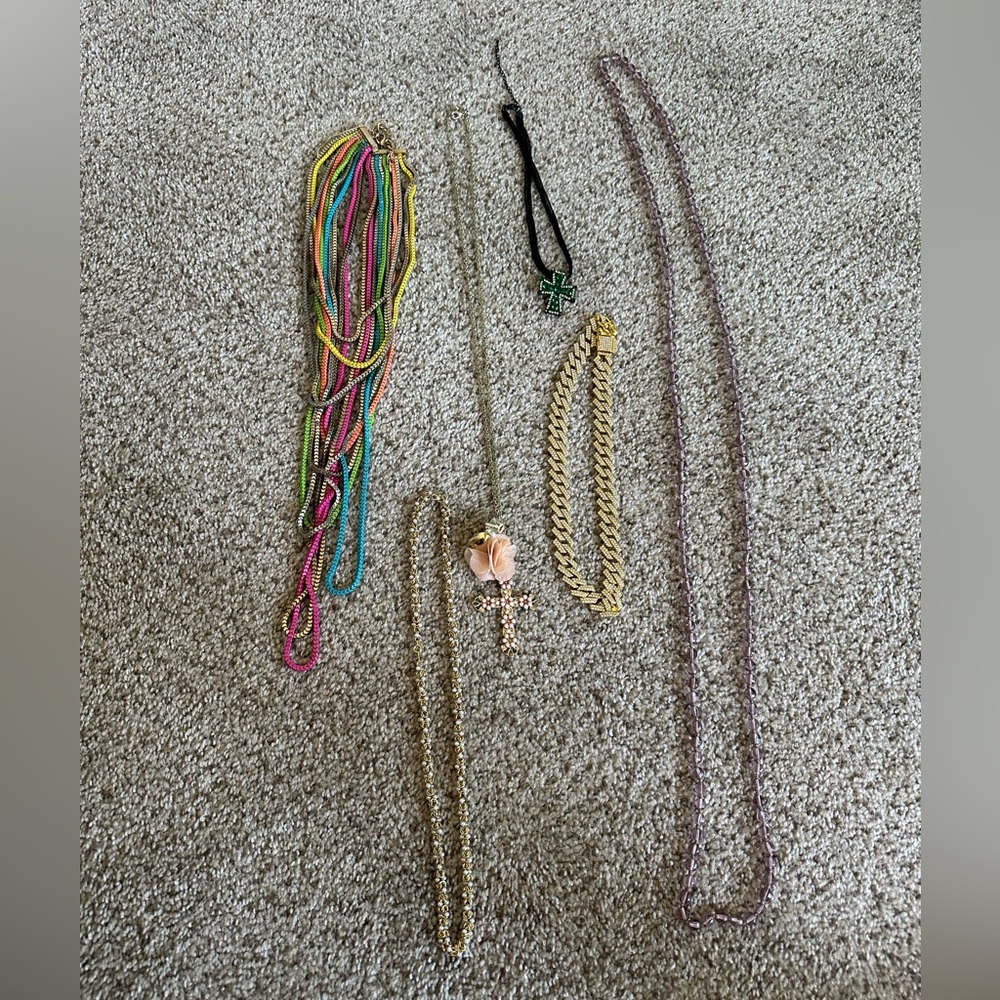 Lot Of 6 Necklaces Different Style